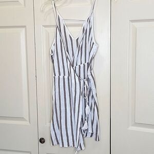 Unbranded Gray and White Gauze Beach Coverup Size Small